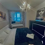 Chambre Confortable Disponible A Geneve